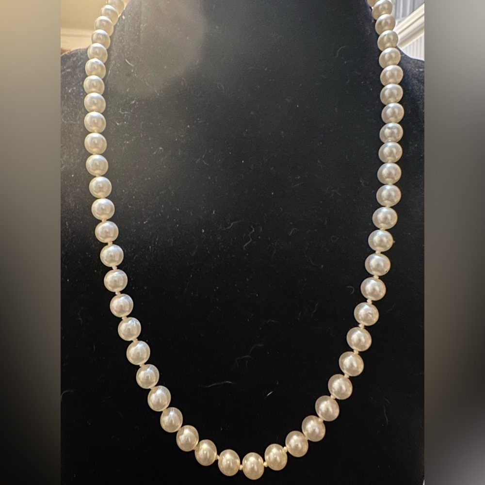 Faux Pearl Necklace 22 inches with lovely secure clasp